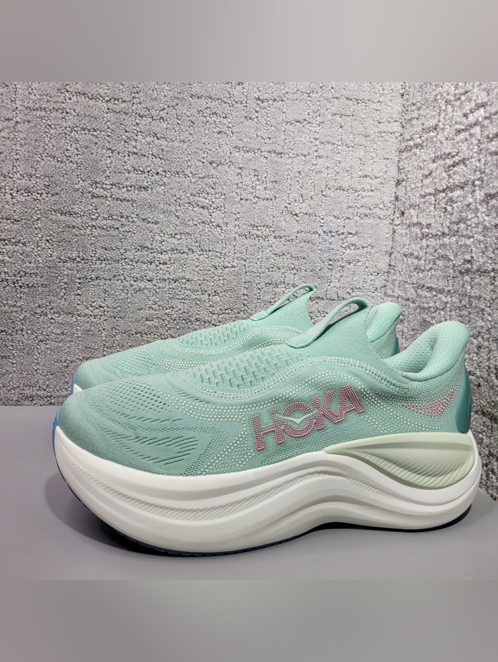 Hoka One Skyward Laceless Womens Size US 6B Jadeite Sea glass Recovery Shoes.